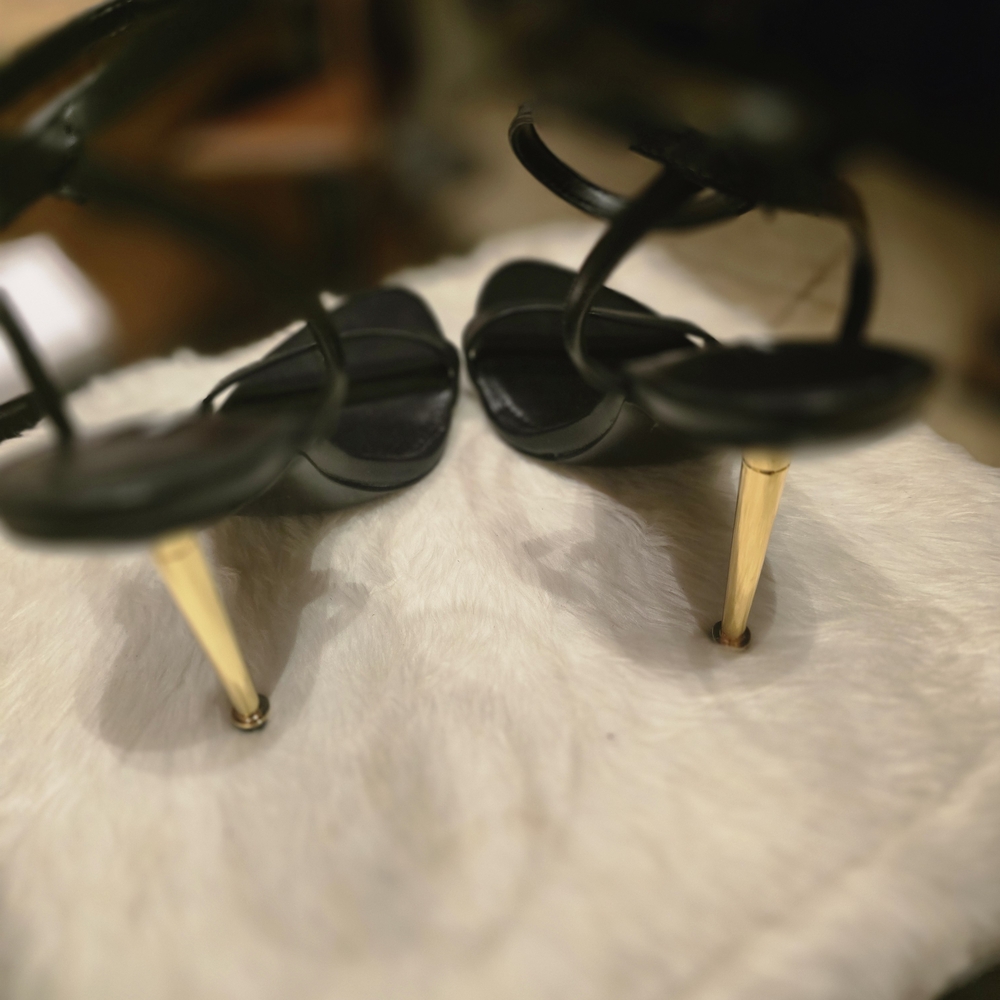 Nine West Black and Gold Women's Heels - Picture 5 of 9